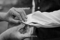 Voorbereiding bruiloft - trouwfotograaf Friesland - fotograaf lindafoto
