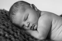 Newbornfoto - Newbornfotograaf Friesland- fotoshoot Minnertsga - fotoshoot Friesland - newbornfotografie Minnertsga